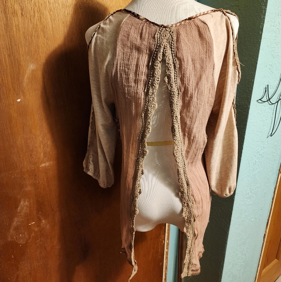 BKE Gimmicks Open Back Shirt - Picture 6 of 12